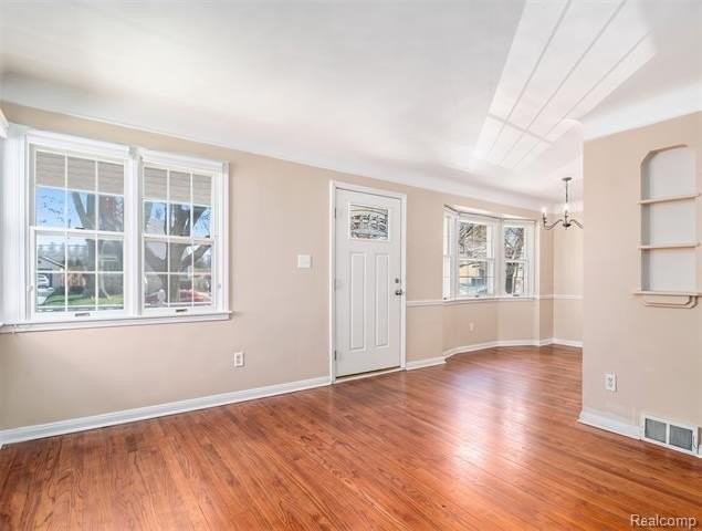 633 N Dorchester Ave - Photo 3 of 17