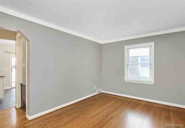 2125 Dallas Ave - Photo 4 of 18