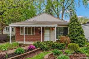 featured image of 323 N Campbell Rd