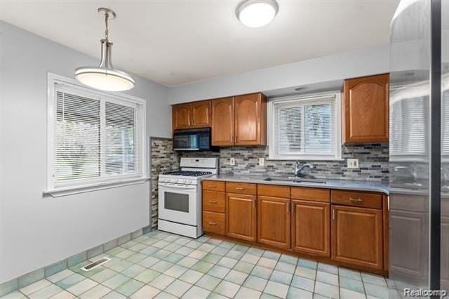 323 N Campbell Rd - Photo 6 of 22