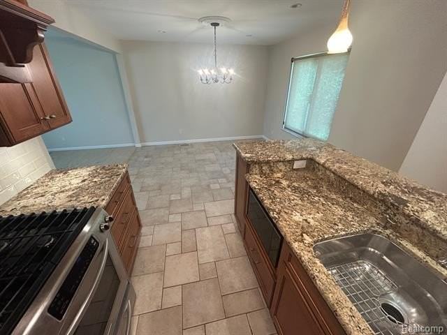 24915 Lakeland St - Photo 5 of 40