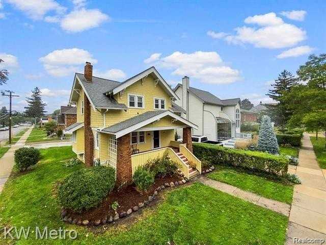 620 W 4th St - Photo 2 of 28