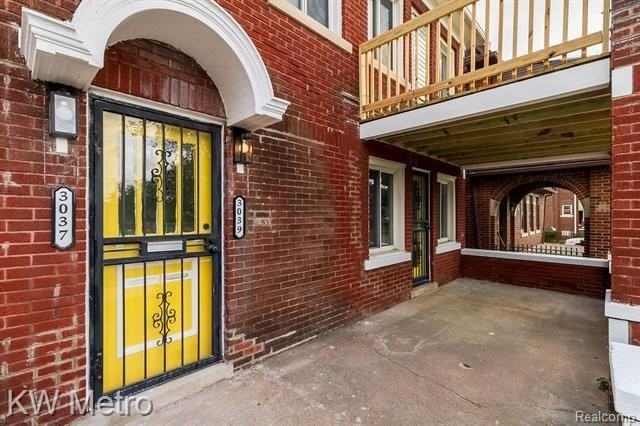 3037 Calvert St - Photo 2 of 8