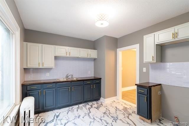 3037 Calvert St - Photo 6 of 8