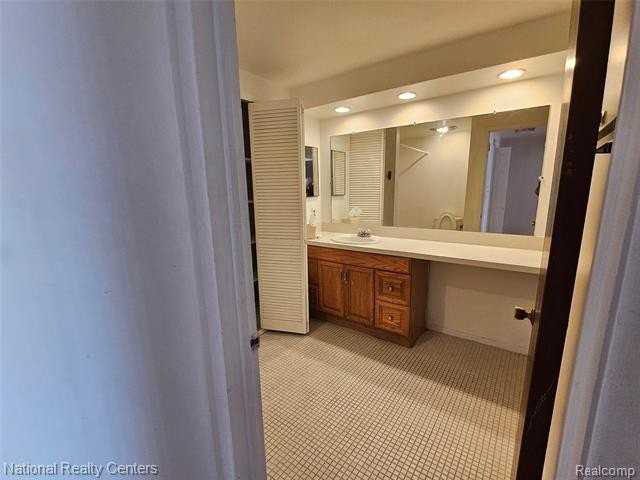 29576 City Center Dr #4 - Photo 3 of 15