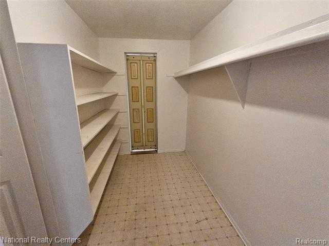 29576 City Center Dr #4 - Photo 6 of 15