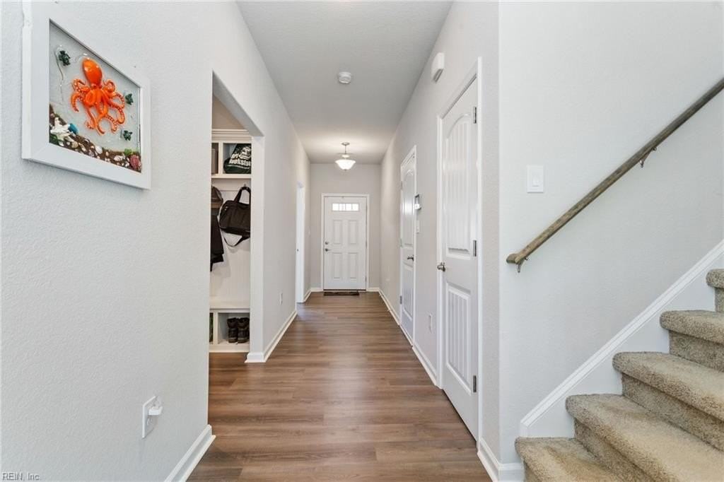121 Bellflower Ln - Photo 6 of 31