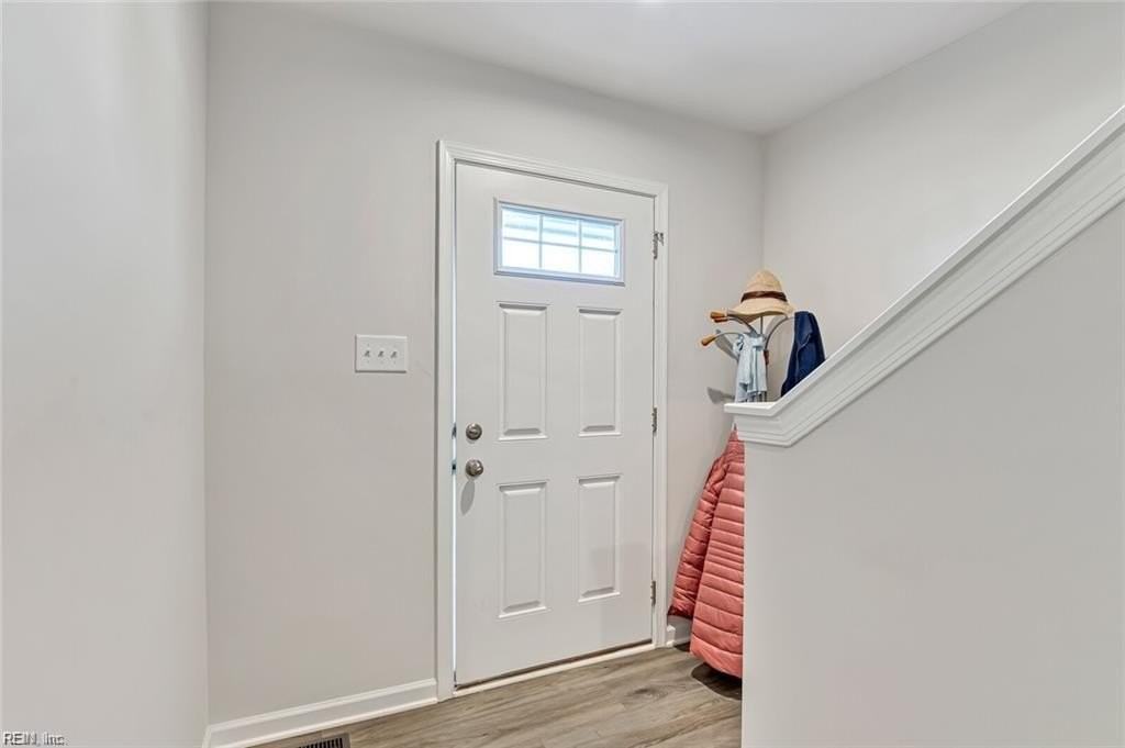 304 Normandy Cres - Photo 4 of 38