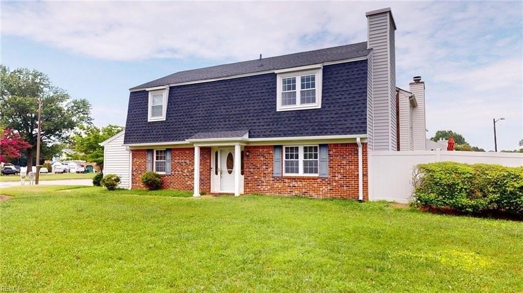 4507 Sir Johns Ln - Photo 2 of 31