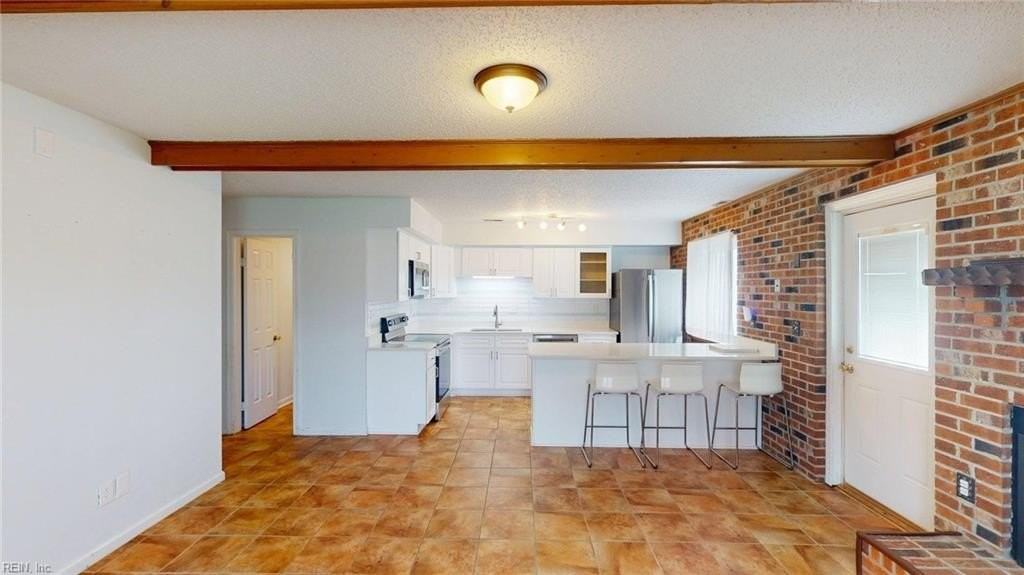 4507 Sir Johns Ln - Photo 5 of 31