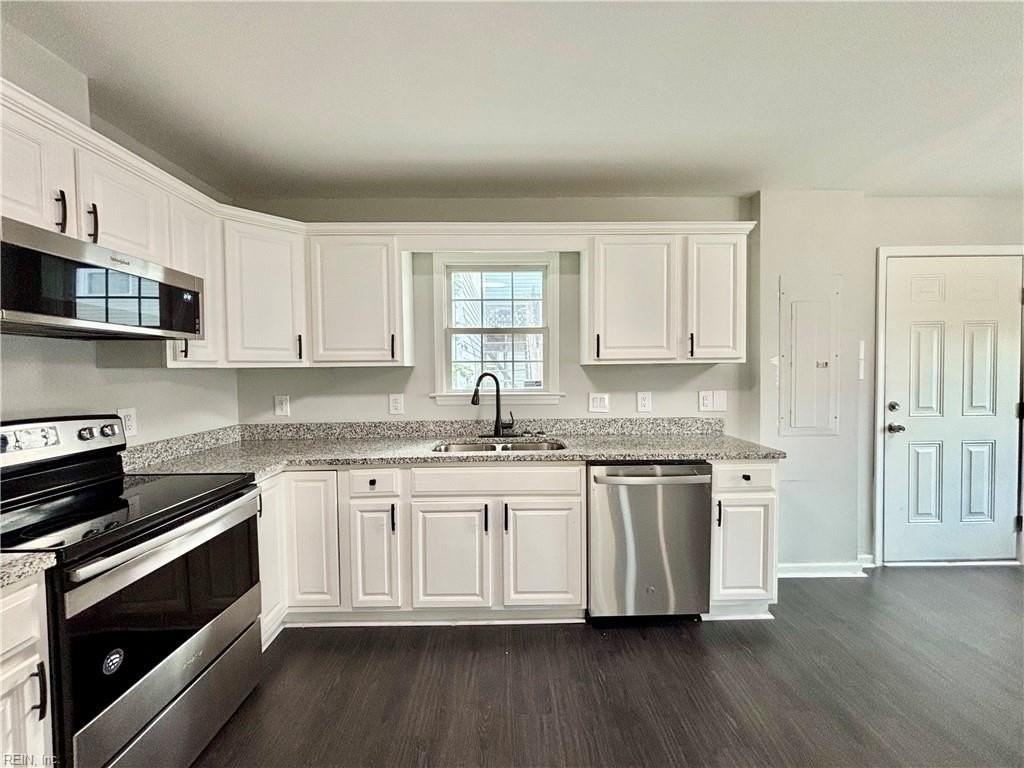 1040 W 35th St - Photo 5 of 14