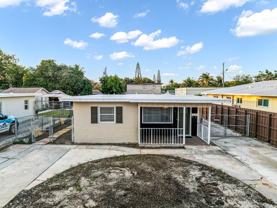 611 Ne 34th St - Photo 1 of 1