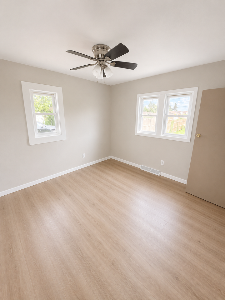 Oak St #113 - Photo 4 of 7