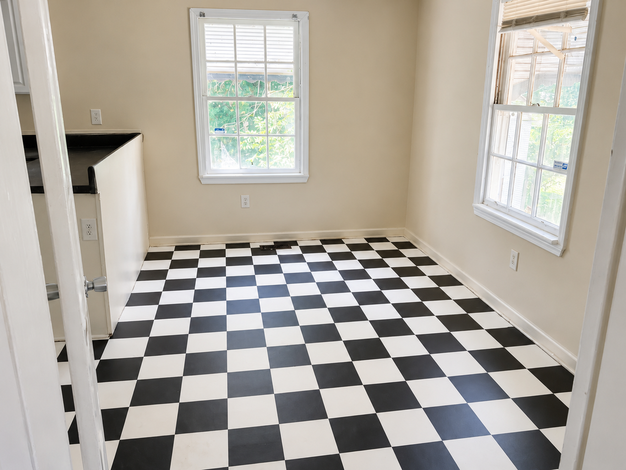 3811 Lyons St #1 - Photo 4 of 11