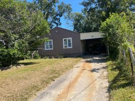 featured image of 3828 Lyons St #1