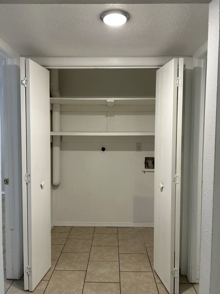 174 Brooke Lynn Dr #D - Photo 4 of 7