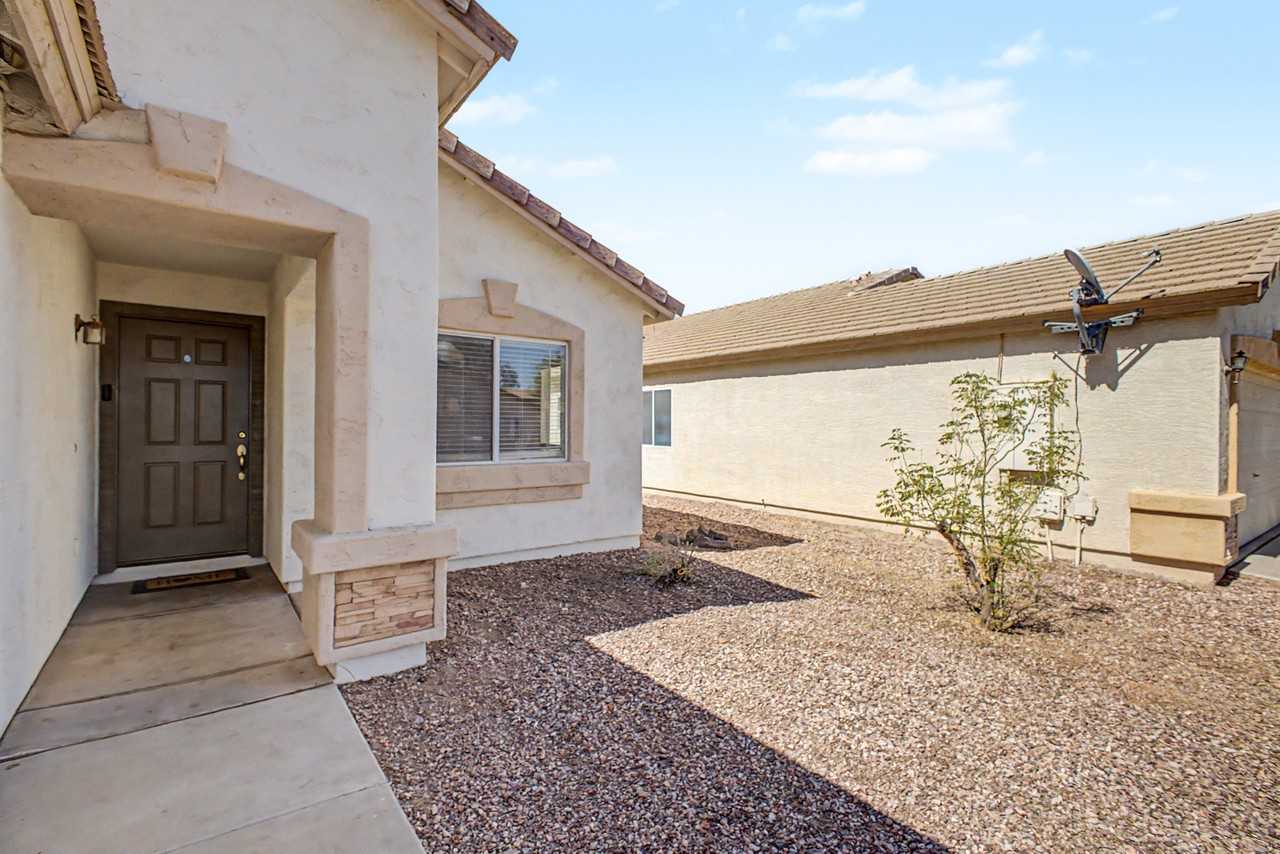 22820 W Papago St #1 - Photo 4 of 31