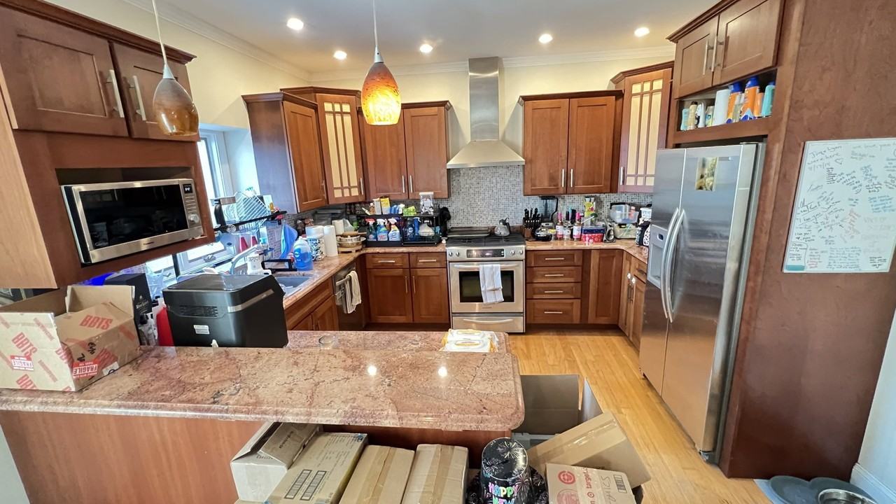 170 Cliff Ave - Photo 4 of 8