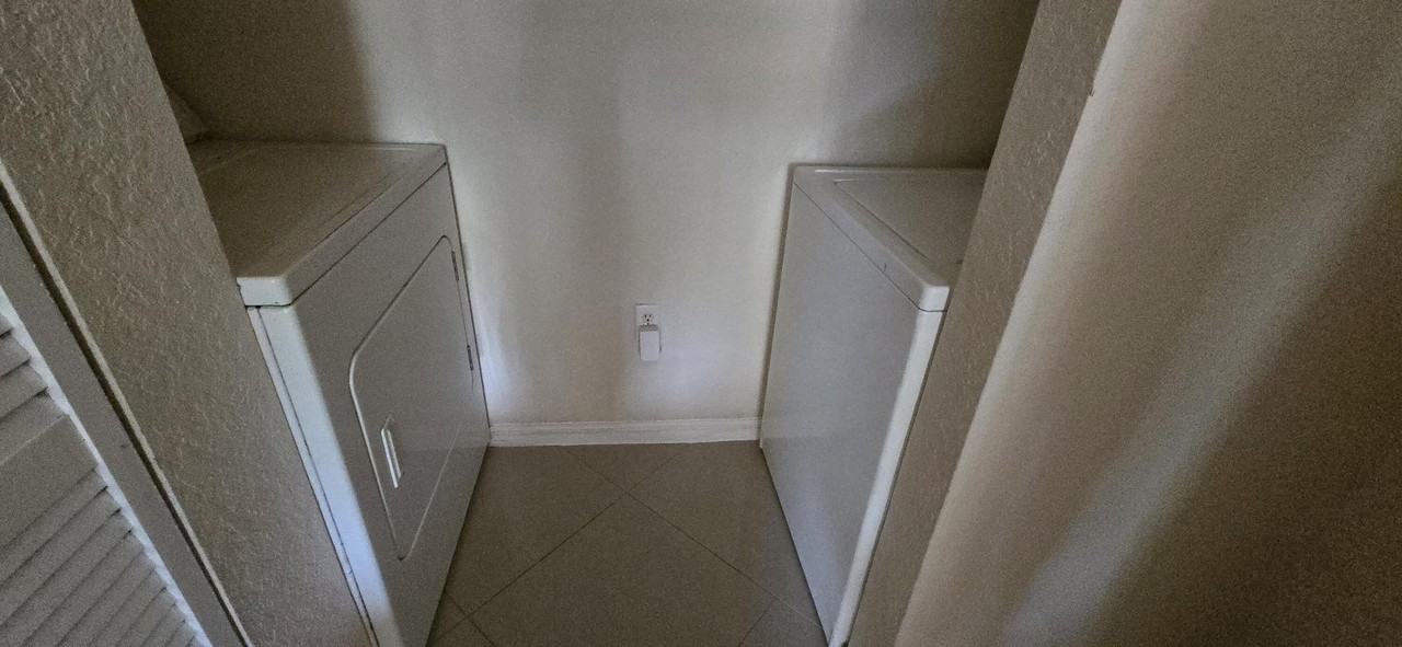 2505 Belmont Ln - Photo 6 of 11