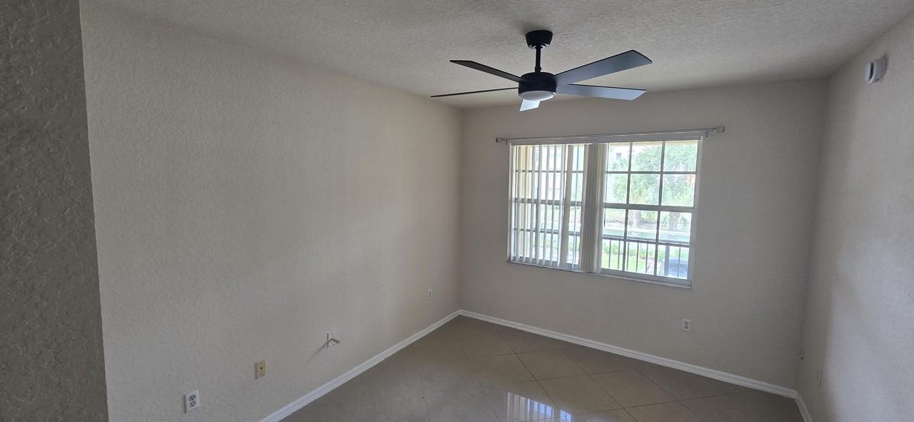 2505 Belmont Ln - Photo 7 of 11