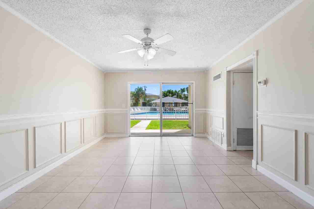 510 Prosperity Farms Rd #4B - Photo 3 of 35