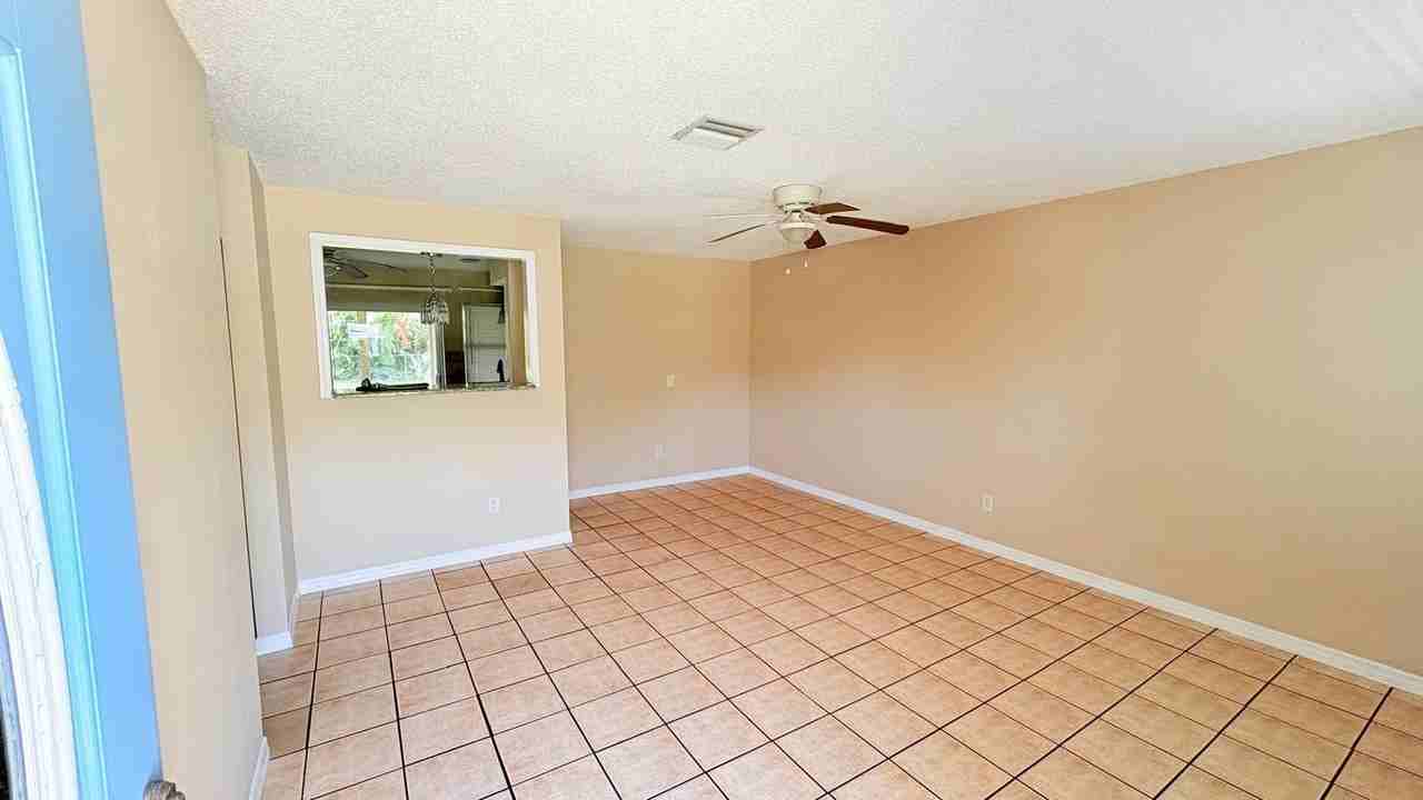864 Se Festivo Ct - Photo 2 of 17