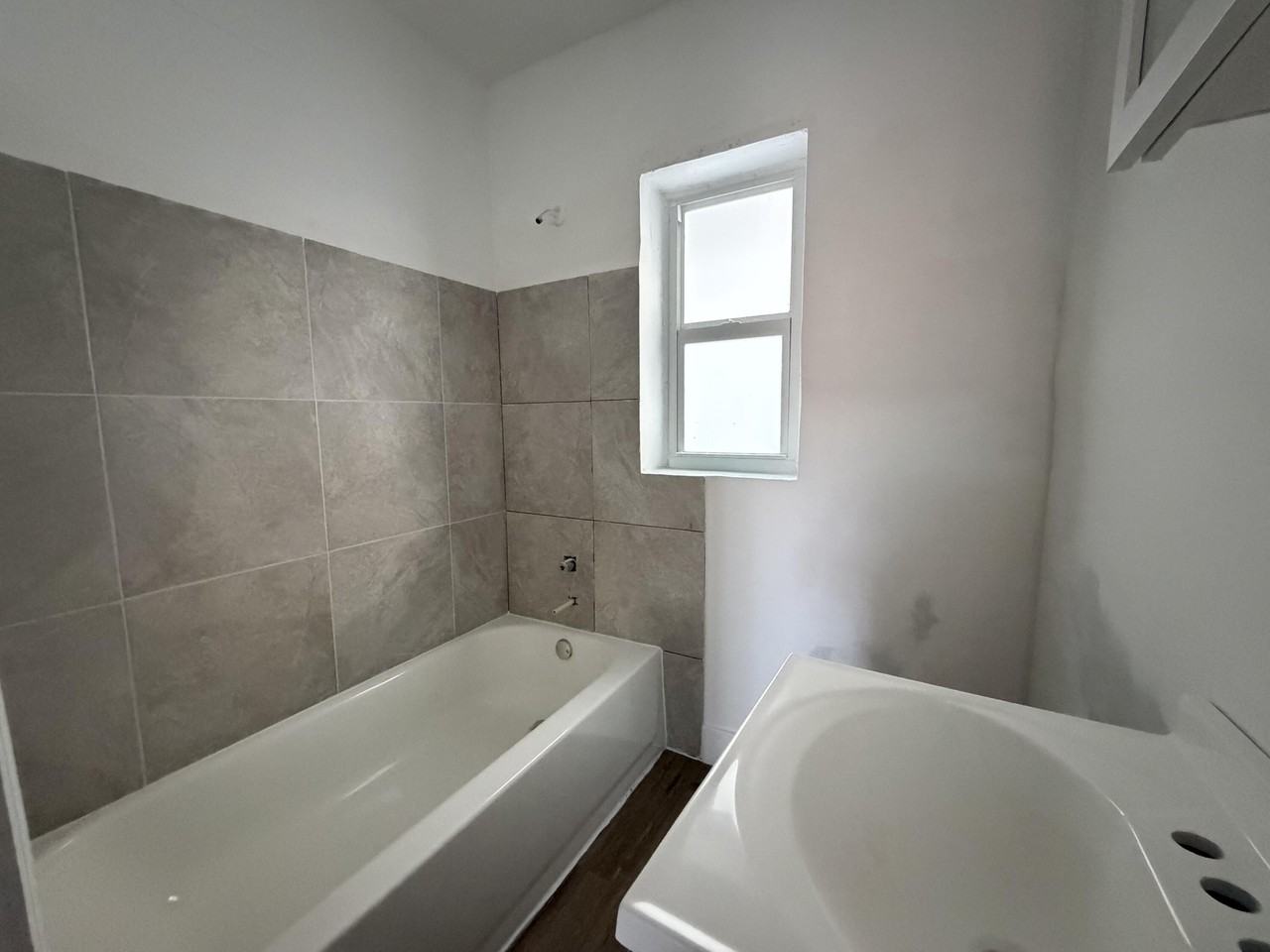 2037 Madison St #3 - Photo 5 of 8