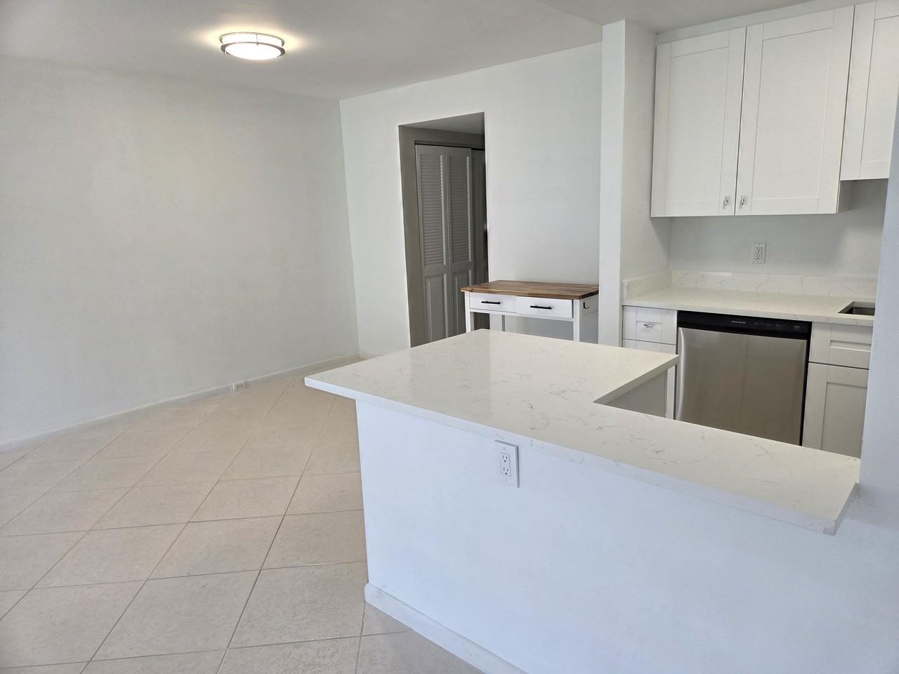 194 Newport L #194 - Photo 4 of 30