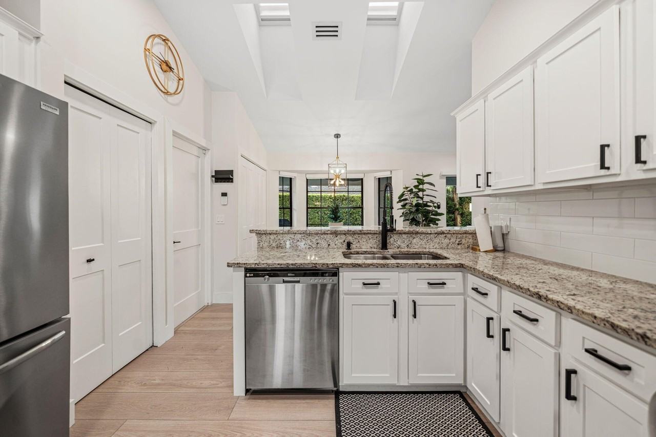 13571 Jonquil Pl - Photo 7 of 35