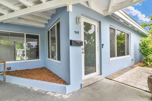 909 Se 16th Pl - Photo 1 of 1