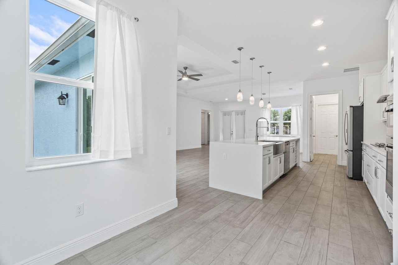 2865 Sw Seaside Rd - Photo 6 of 18