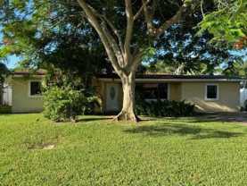2624 Ne 8th Ct - Photo 1 of 1
