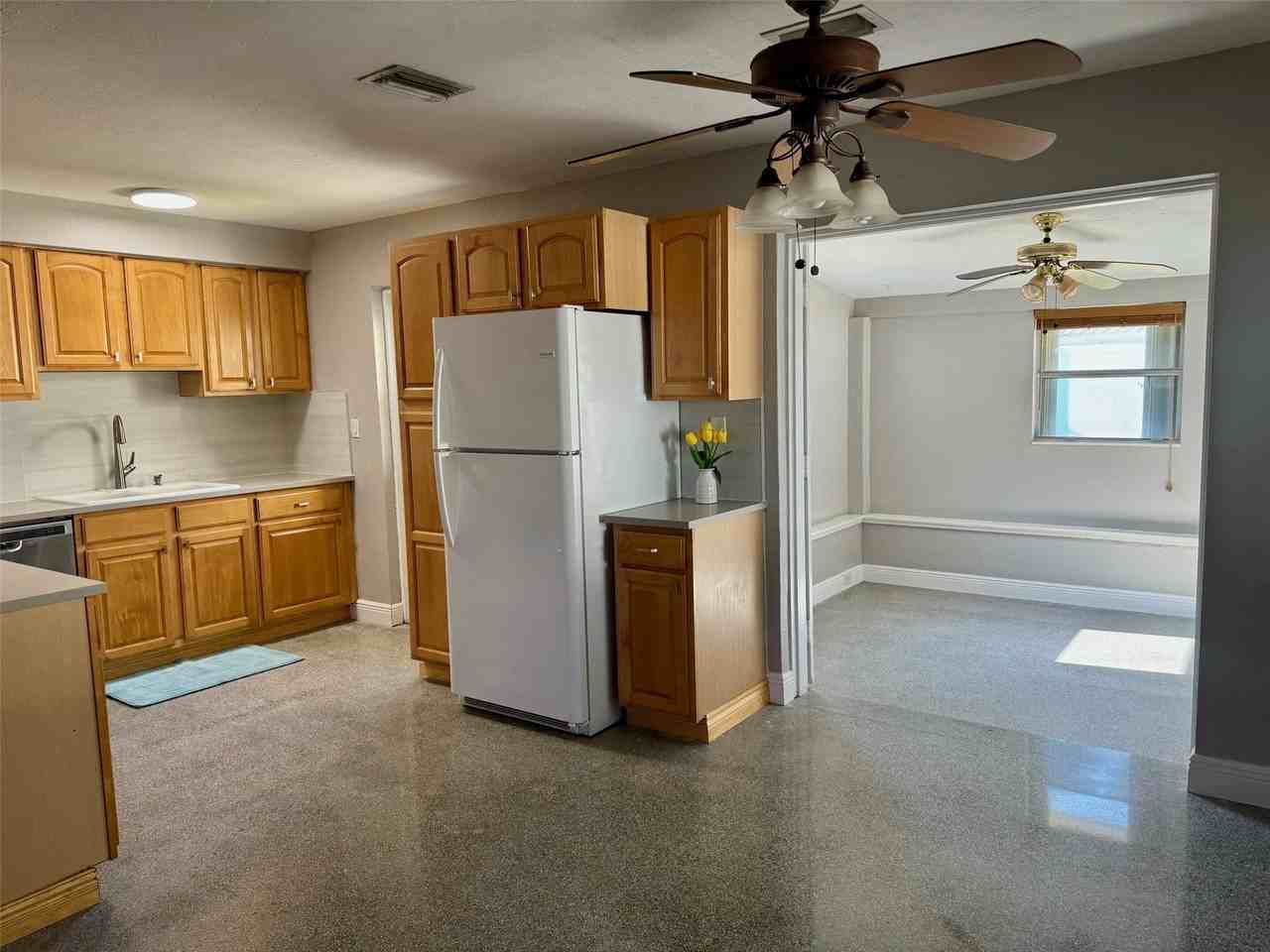 2624 Ne 8th Ct - Photo 6 of 20