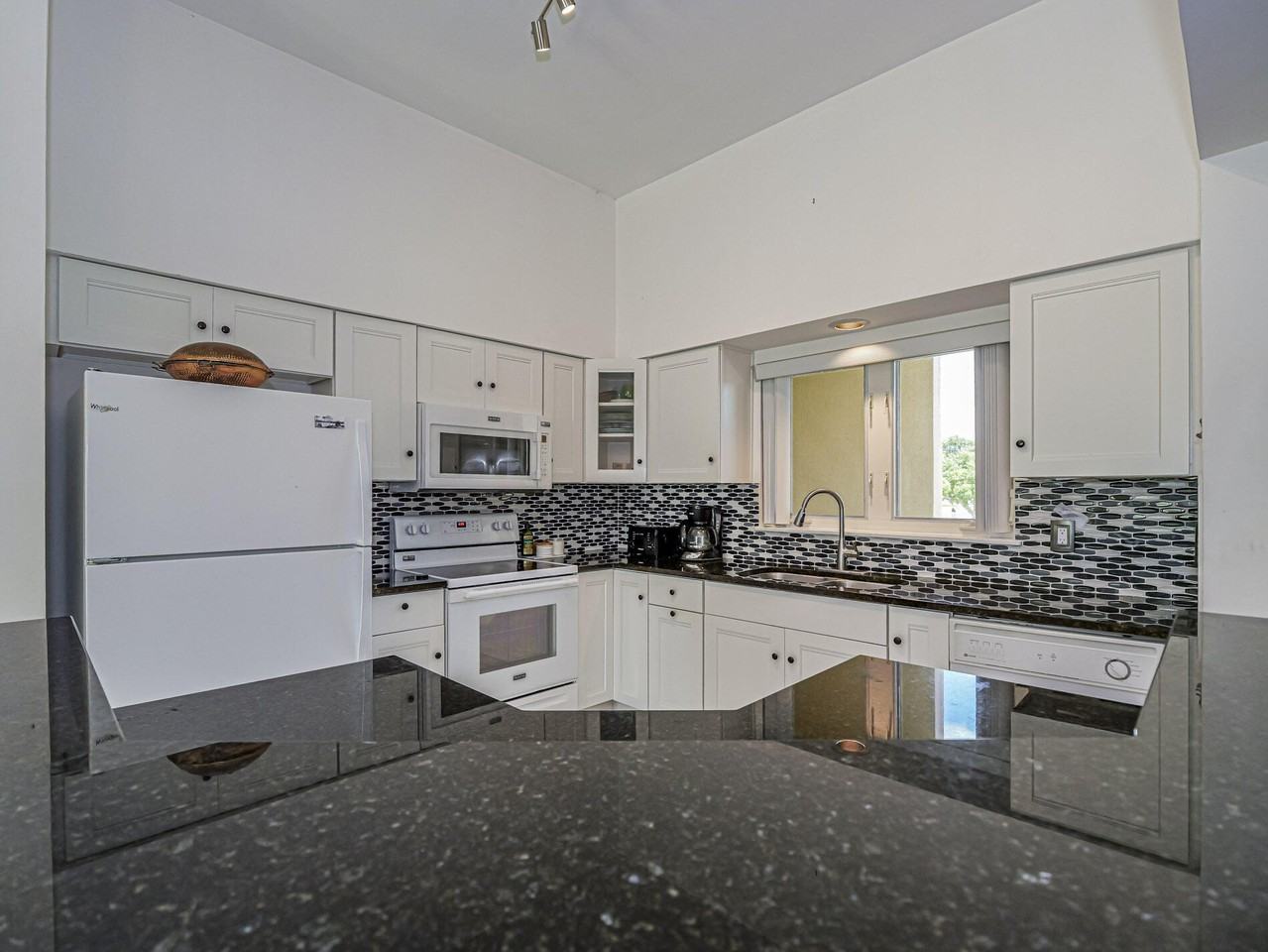 5025 Harmony Cir #202 - Photo 6 of 28