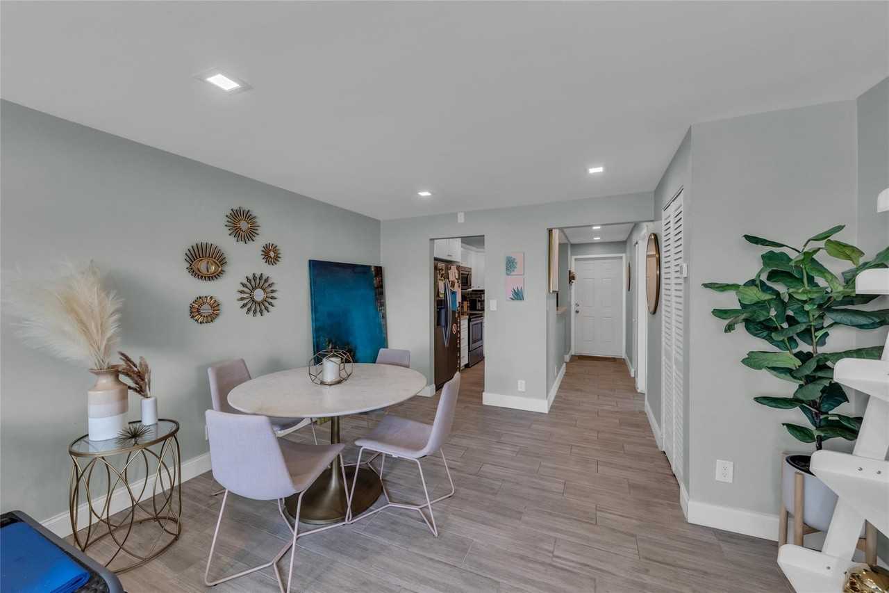 611 Ne 14th Ave #306 - Photo 7 of 25