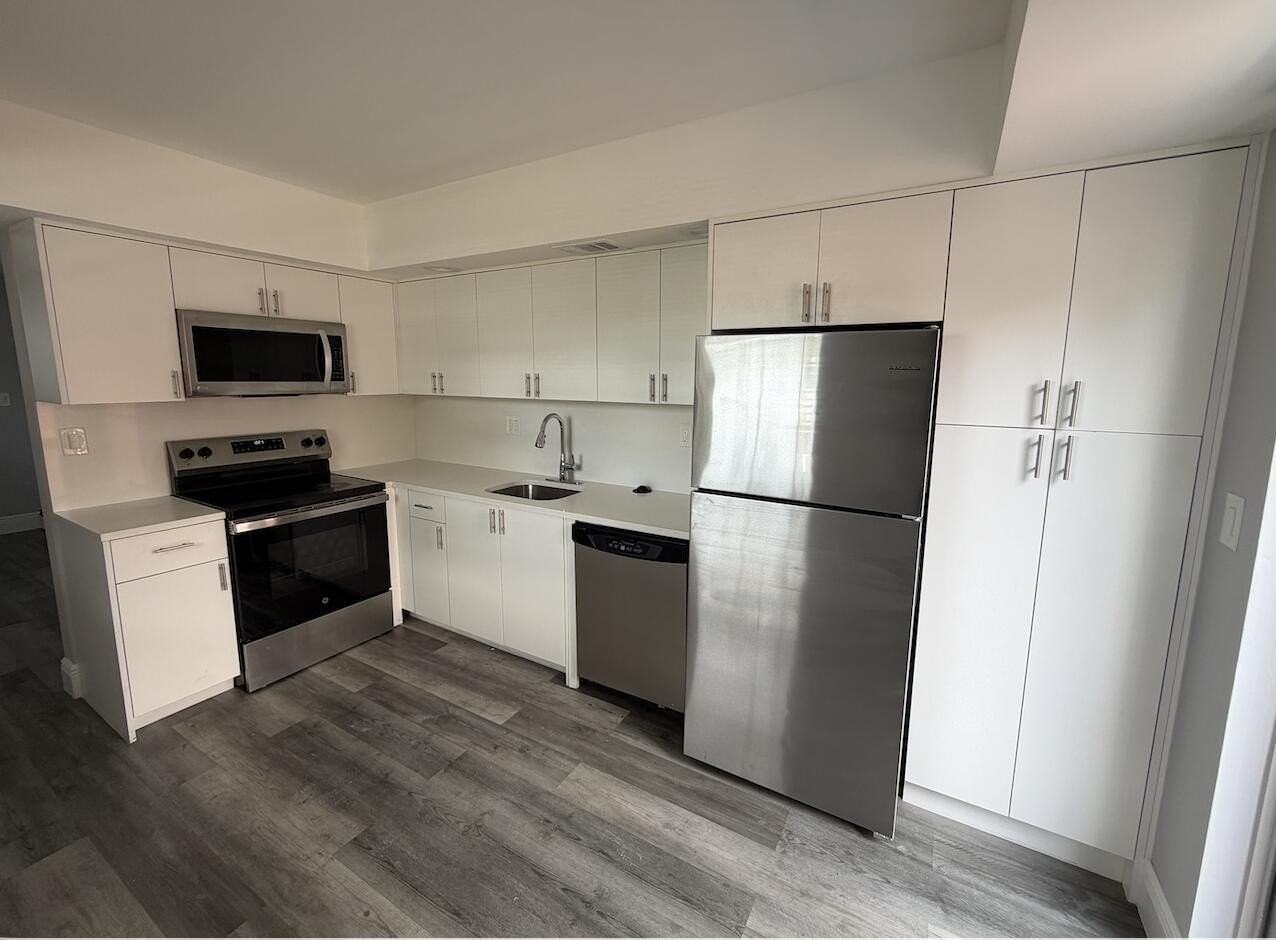 320 Sw 1st St #D4 - Photo 3 of 14