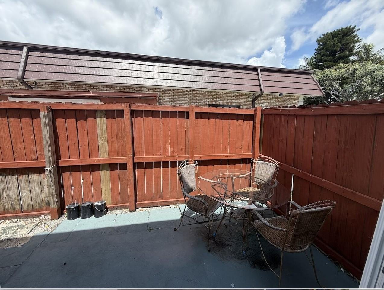 320 Sw 1st St #D4 - Photo 5 of 14
