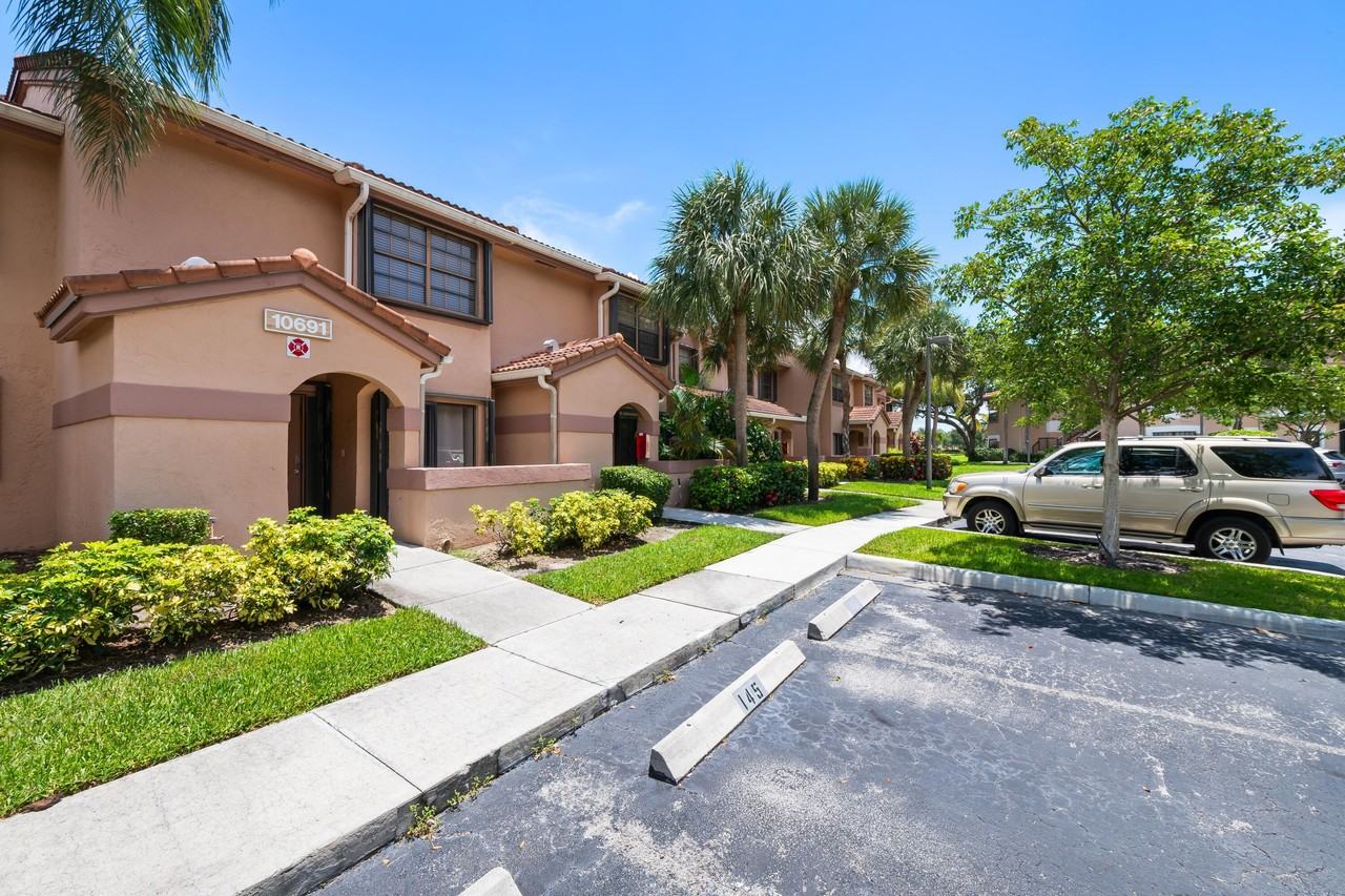 10691 Nw 14th St #257 - Photo 3 of 15