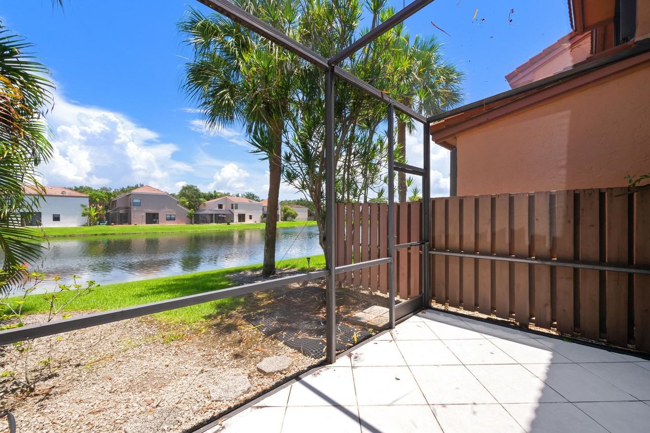 10691 Nw 14th St #257 - Photo 5 of 15