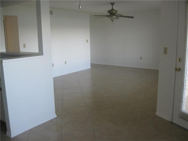 2647 Nw 33rd St #2305 - Photo 5 of 7