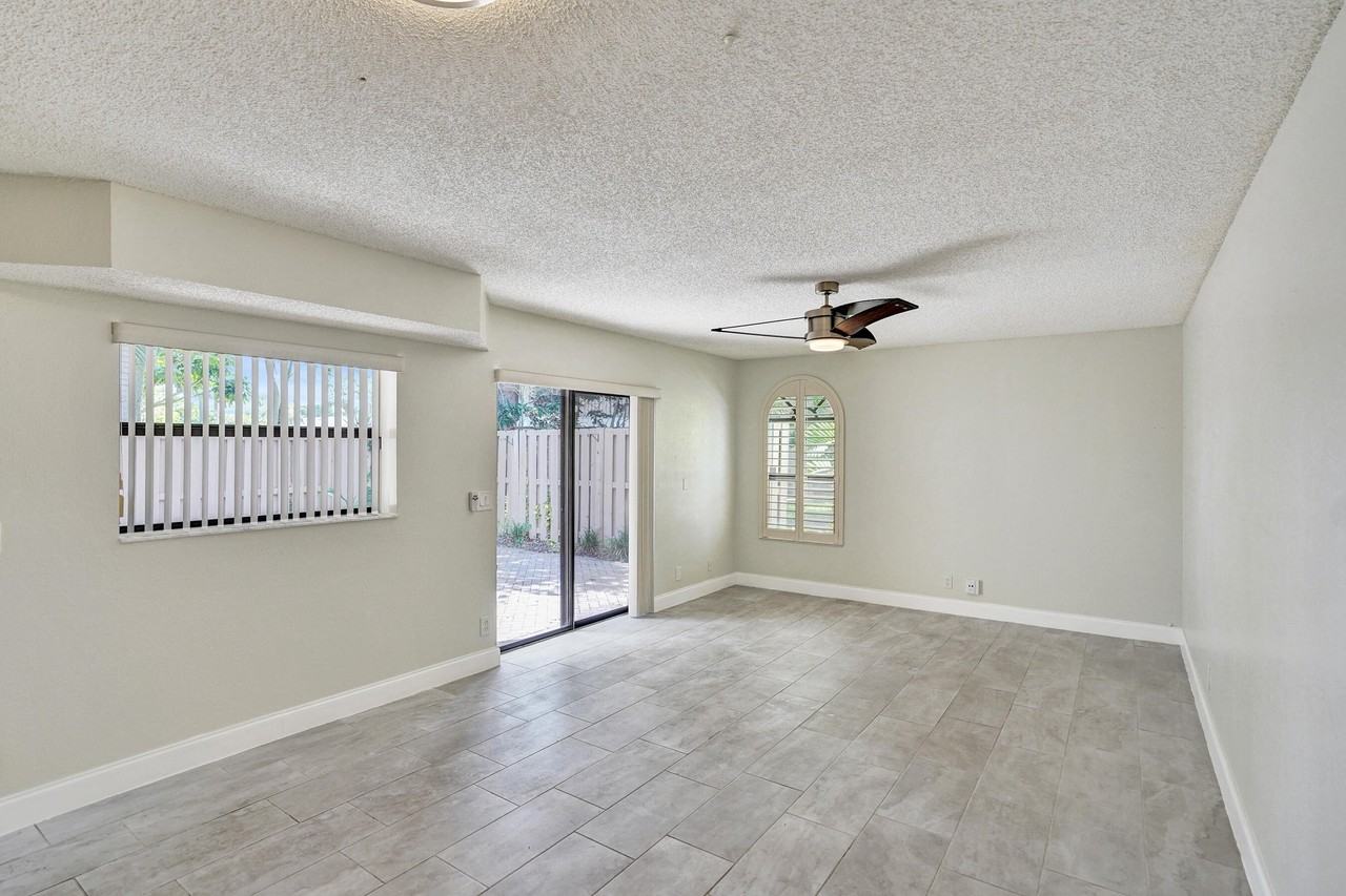 4260 Village Dr #D - Photo 4 of 31