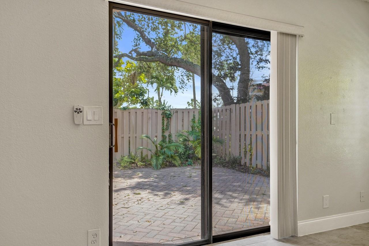 4260 Village Dr #D - Photo 5 of 31