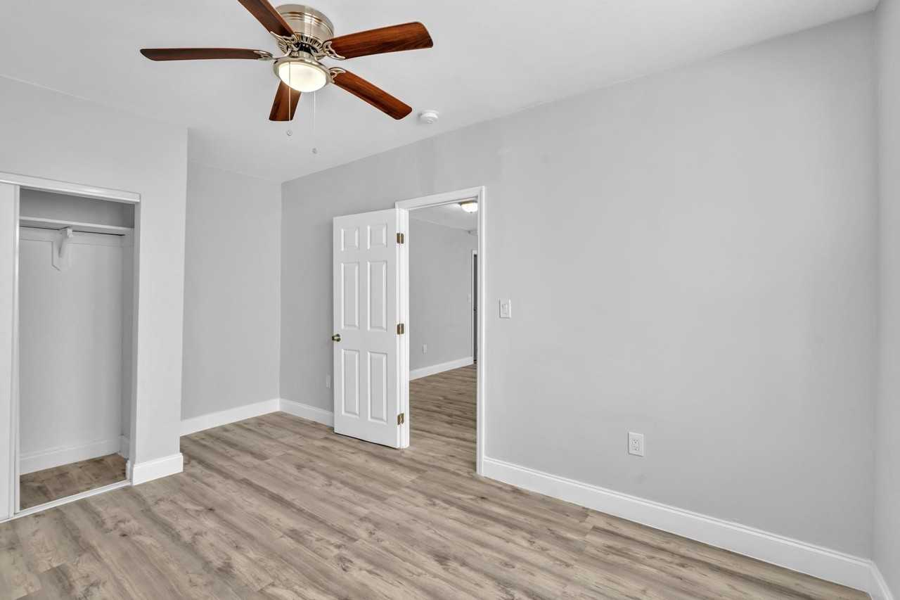 1142 Sw 4th St #10 - Photo 4 of 12