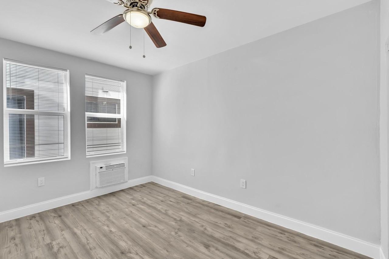 1142 Sw 4th St #10 - Photo 7 of 12