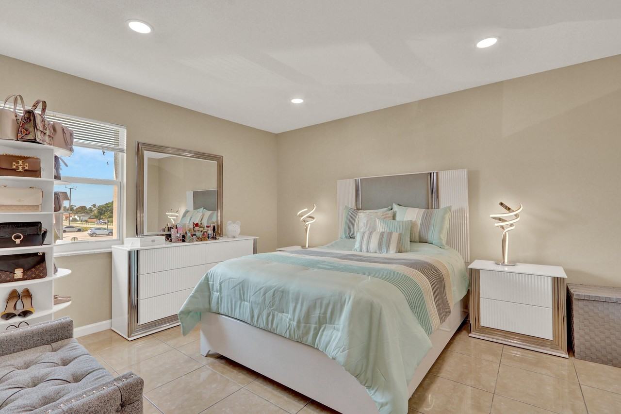 502 Davis Rd #12 - Photo 4 of 23