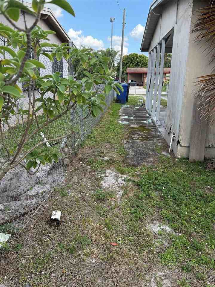 605 Sw 22nd Ave - Photo 7 of 16