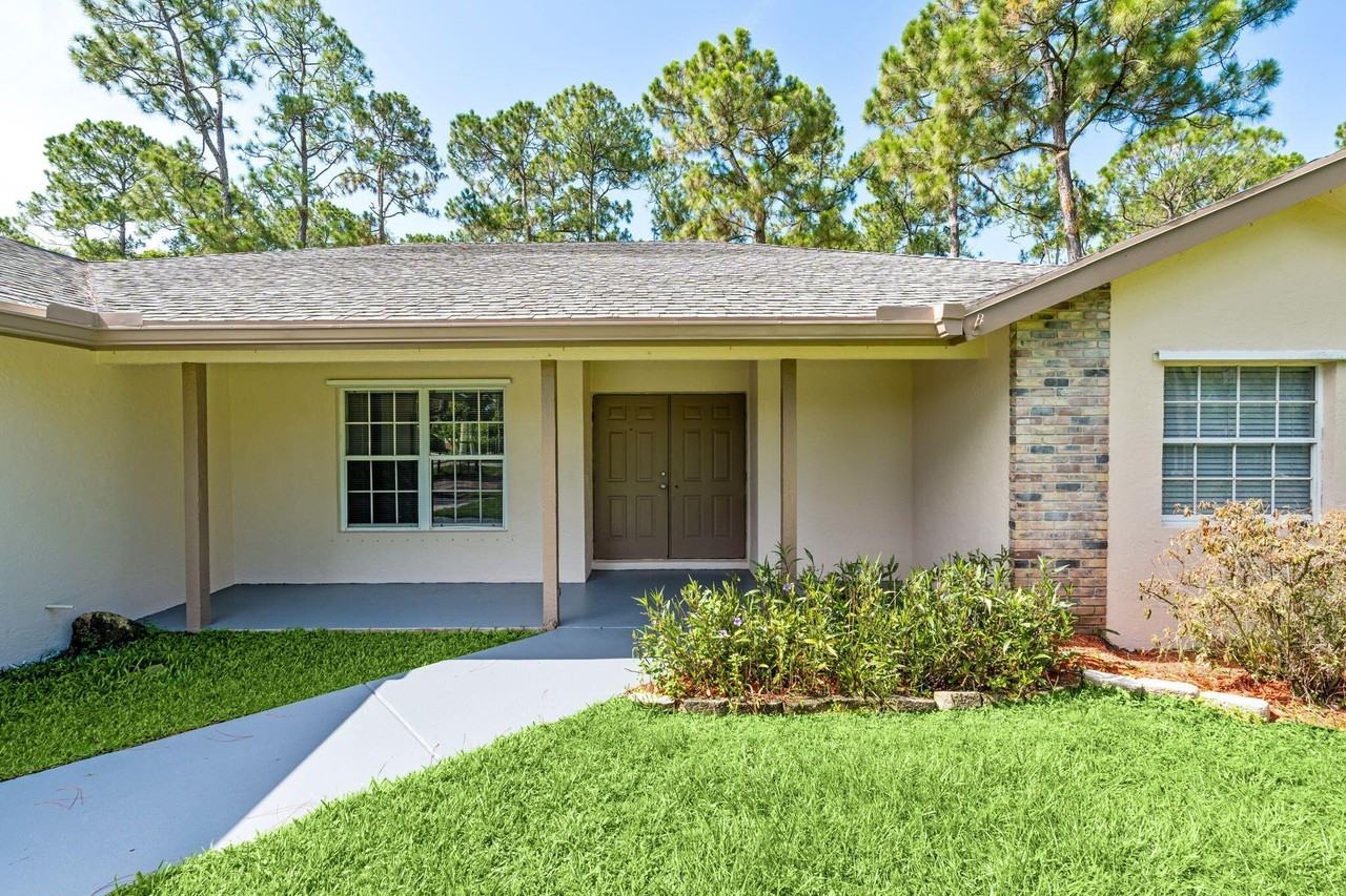 16628 Valencia Blvd - Photo 4 of 40
