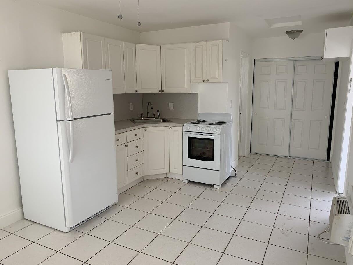 114 Nw 25th St #120B - Photo 4 of 8