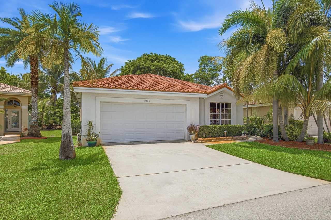 2036 Nw 183rd Cir - Photo 4 of 31