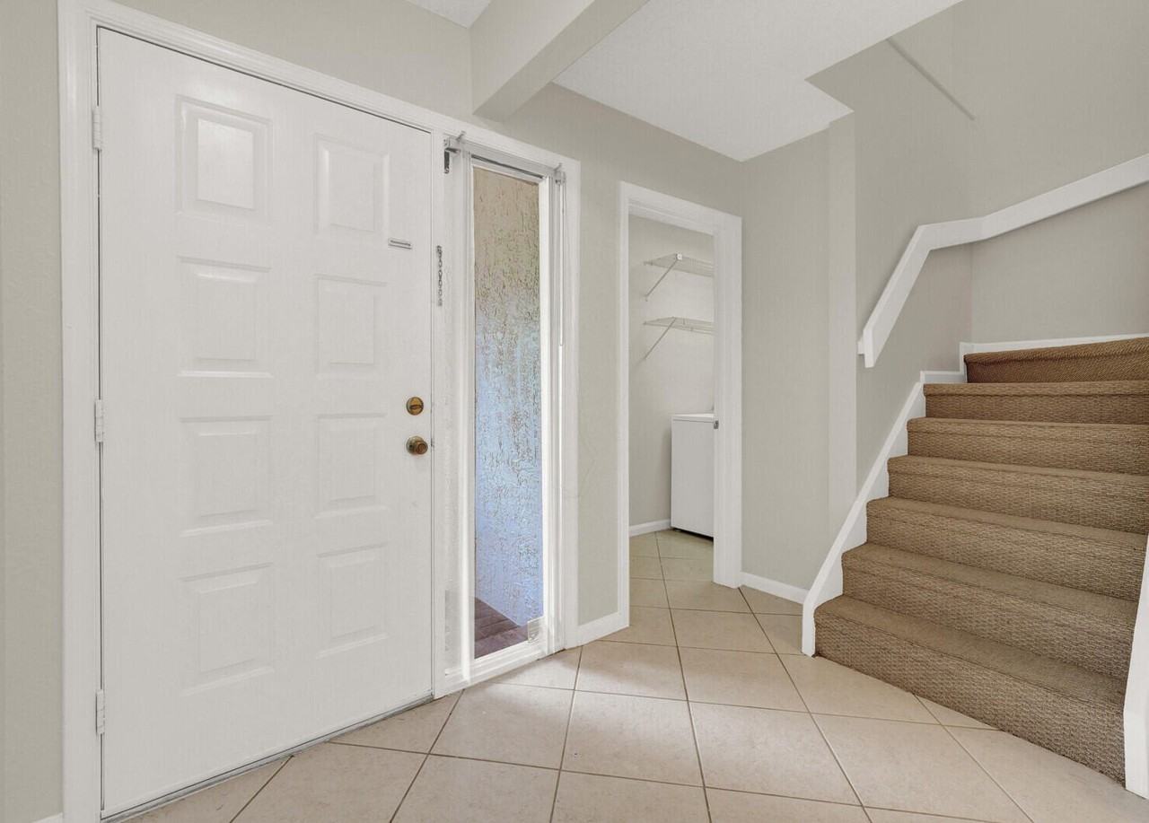 6371 Toulon Dr - Photo 4 of 32